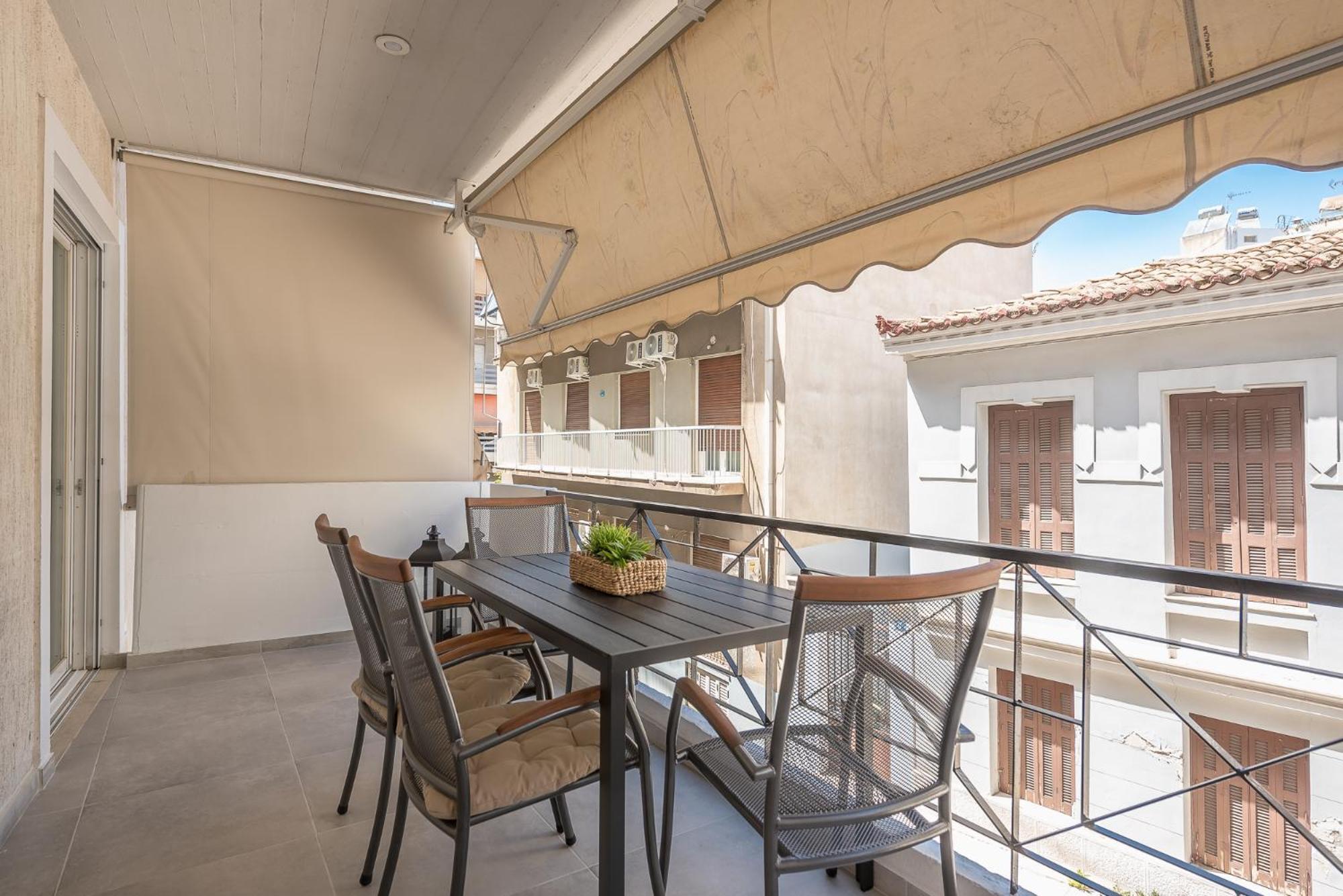 Chic 2br With Balcony *