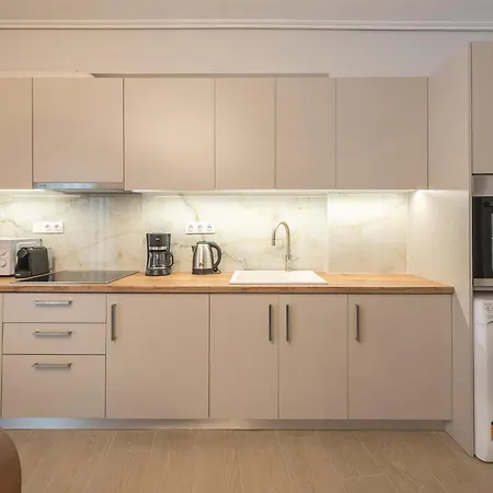 Chic 2Br Apartment With Balcony Athen Exterior foto