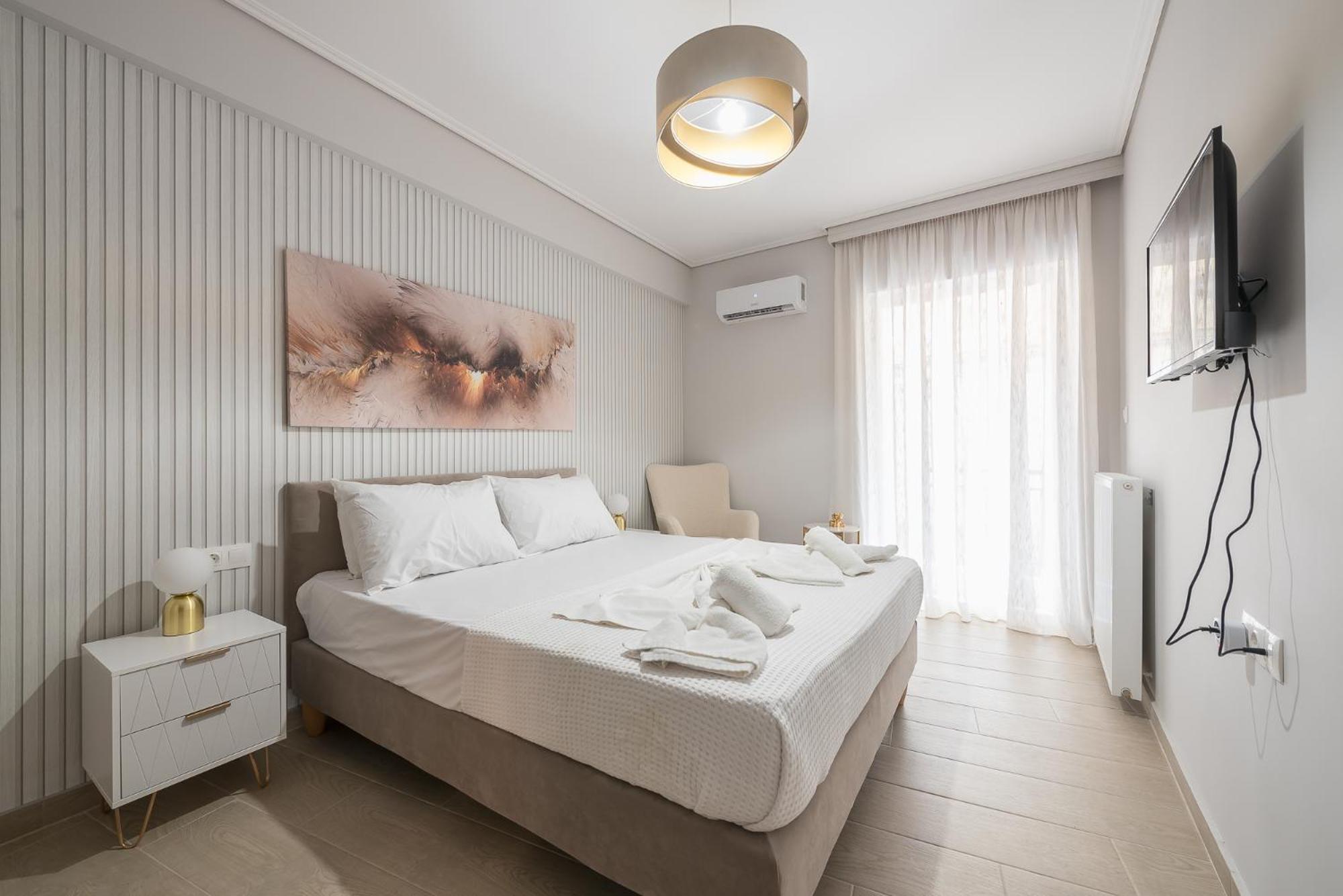Chic 2br With Balcony Apartment